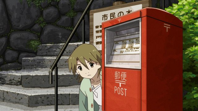 Mailbox in front of the citizen's tree